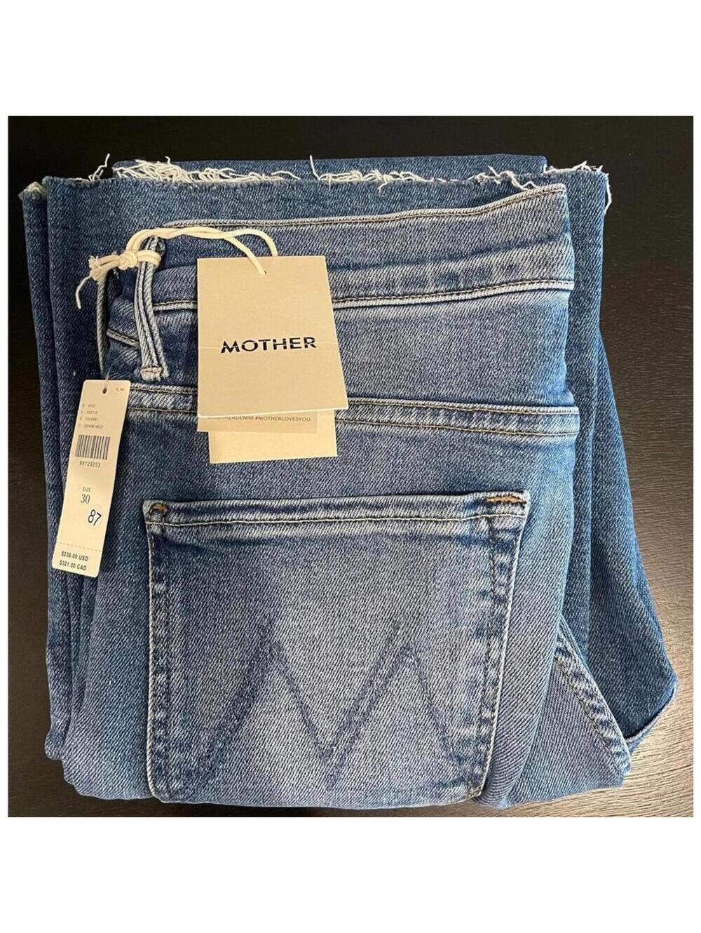 MOTHER Jeans - The Weekender Fray - Wash: Fan Favorite - Size 30 - NWT - Picture 3 of 6